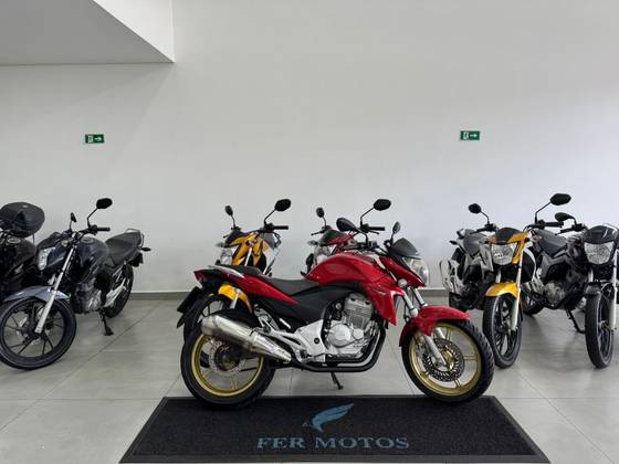 HONDA CB 300R 